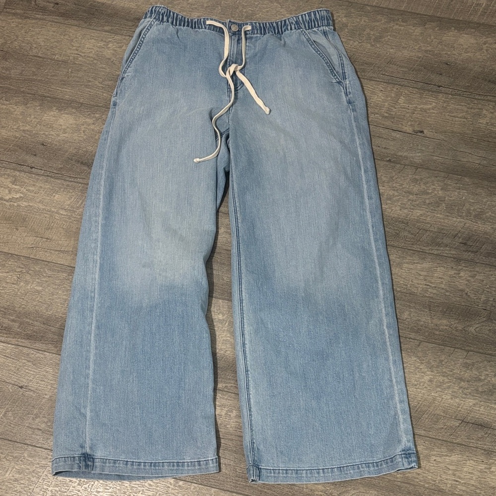 Wide leg baggy American Eagle jeans